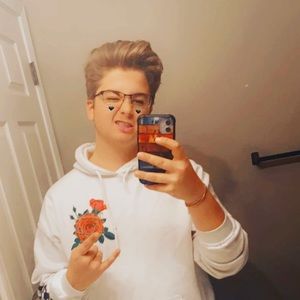 Meet your Posher, Christian